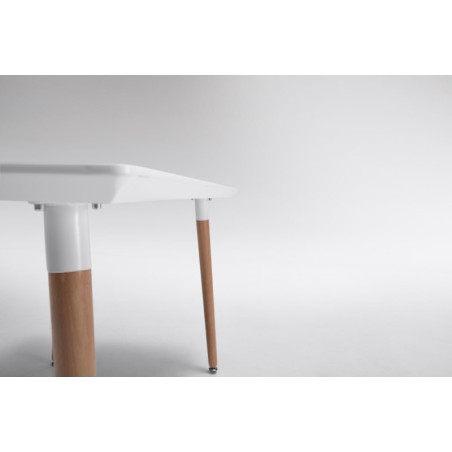 Mesa Comedor Estilo Nórdico Modelo Evon Madera de Haya 80x80