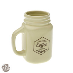 TAZA CON FORMA JARRA CREMA
